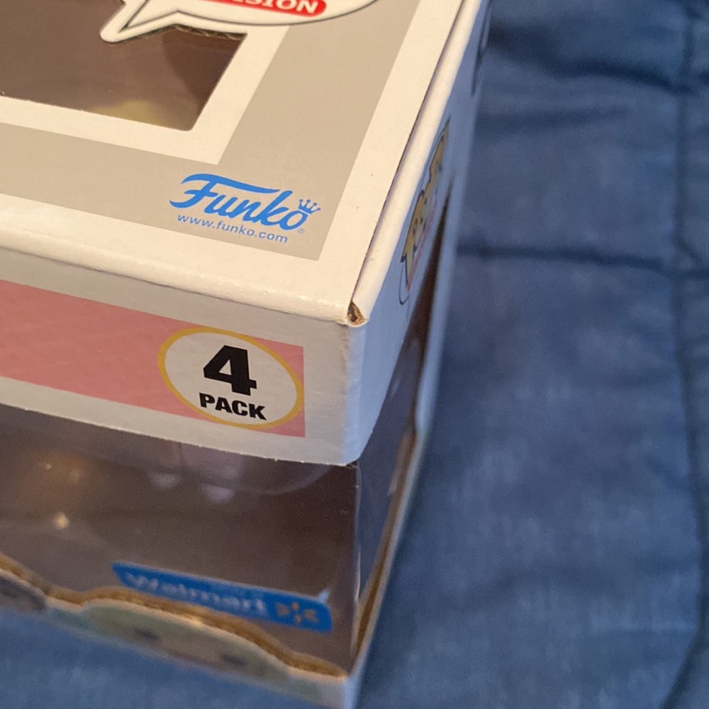 The Golden Girls 4-Pack Funko Pops - Picture 9 of 15